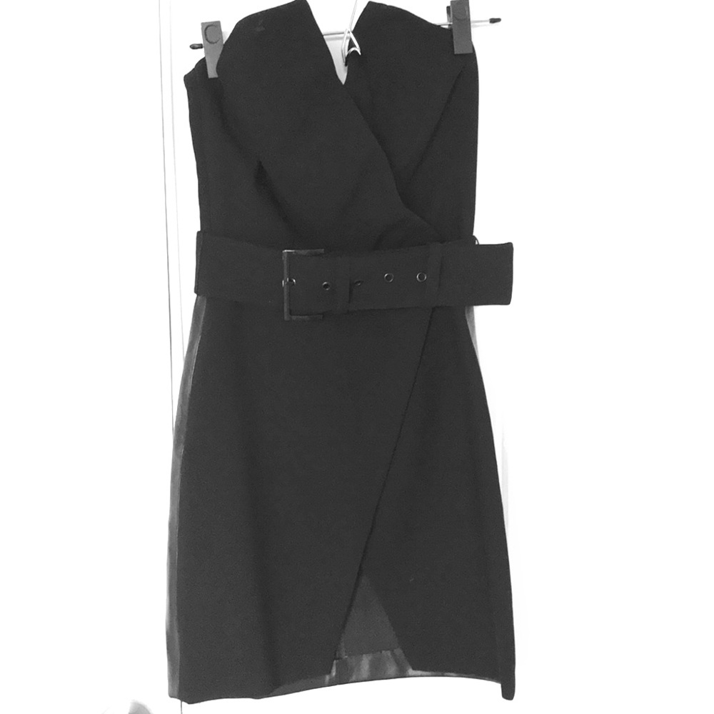Black bodycon dress